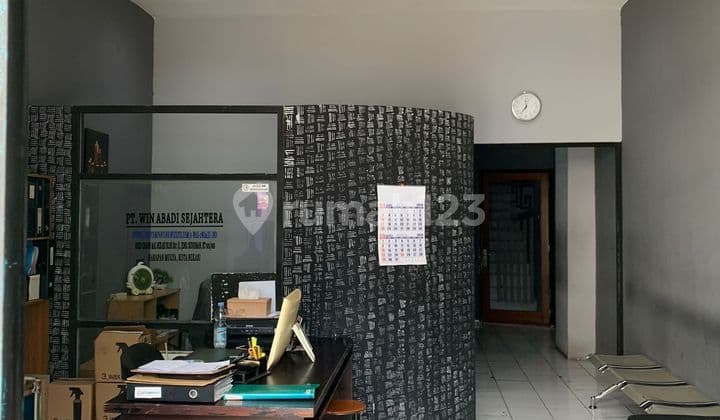 For Rent: 3-Story Shop House, Strategic Location in the Heart of Bekasi
