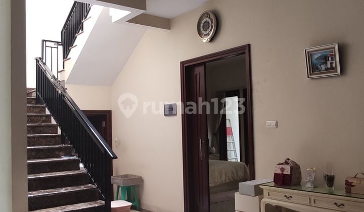 For Sale: Beautiful and Sturdy House, Ready to Occupied in Elite Neighborhood