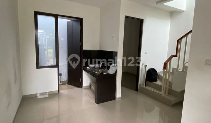 Jual Rumah Metland Puri 2 Lantai, Hoek, Akses Dekat Pintu Tol