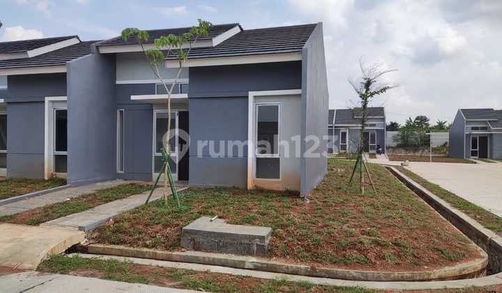 Rumah Hook Nempel Stasiun Cilejit, Tinggal Jalan Kaki Under 1 M