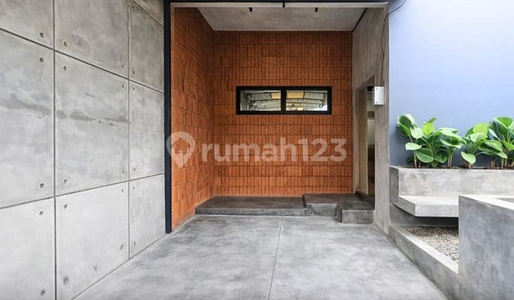 For sale: Modern Industrial Ready-to-Occupy House in Nusa Loka BSD