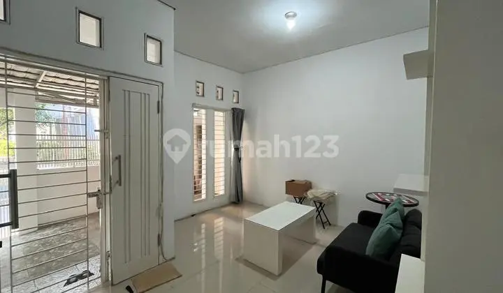 Dijual Rumah Dua Unit di Jl Saron Bandung Dekat Sekolah Mall dan Perkantoran