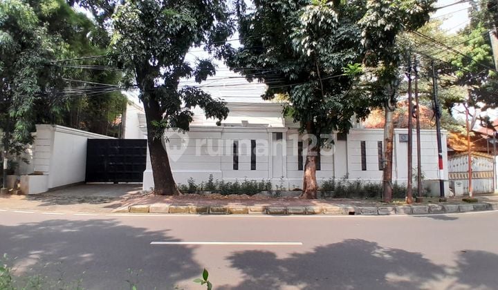 Menteng - Rumah Mewah Harga Murah di Jl Cimahi .Menteng .Jakarta Pusat 2 Lantai SHM Bagus Barat Laut