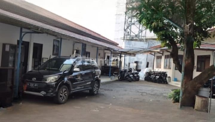 Ragunan - Dijual Tanah dan Bangunan. Harga Sangat Murah. SHM LT 632 M2. Dijalan Saco. Ragunan. Jakarta Selatan