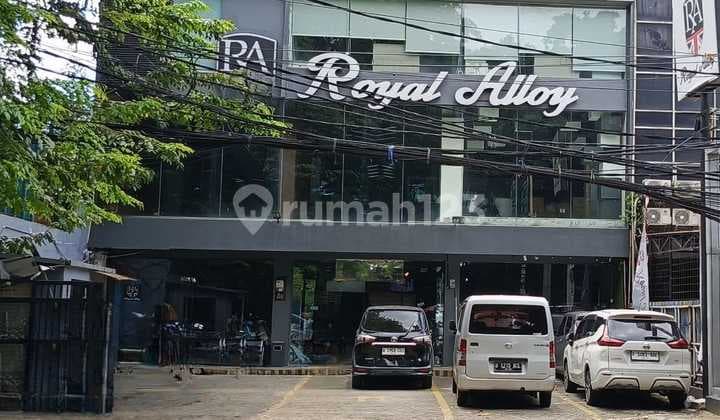 Kebayoran Lama - Good Strategy Ruko, Very Cheap Price. SHGB. Land area 389 M2. On Kebayoran Lama Raya Street. South Jakarta.