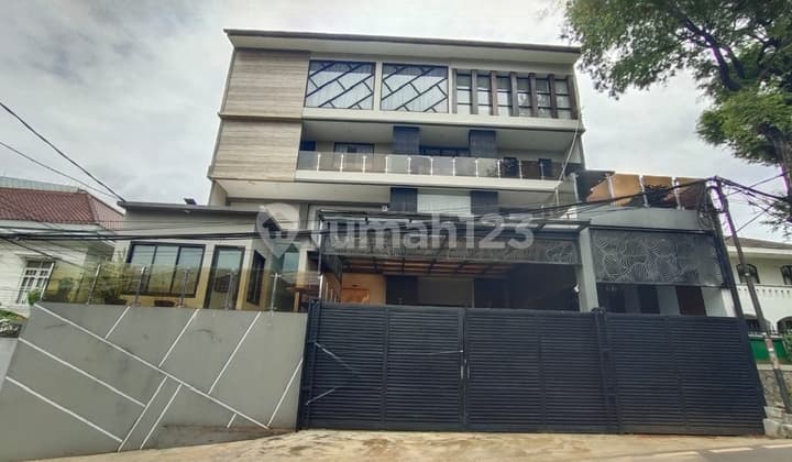 Kemang - Mampang Prapatan - Rumah Bagus Harga Murah. Siap Neho. SHM Lt 326 M2. Dijl Kembang Utara 3. Mampang Prapatan. Jakarta Selatan