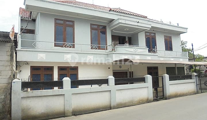 Daan Mogot Estate - Nice House at an Affordable Price. SHM. Land Area 263 M2. Jl Daan Mogot Estate. West Jakarta