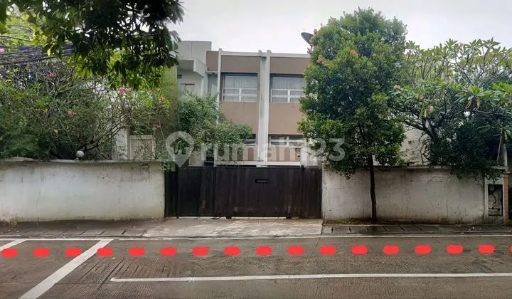 Pancoran - Very Strategic Luxury House. In the South City Center. Freehold Title 828 M2. On Duren Bangka Street. Pancoran. South Jakarta.