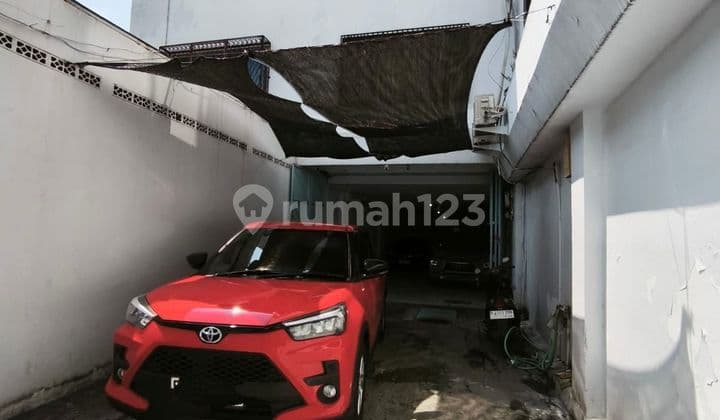 FOR SALE QUICK NEGOTIATION SHOPHOUSE SUKARJO STREET NEAR PASAR BARU