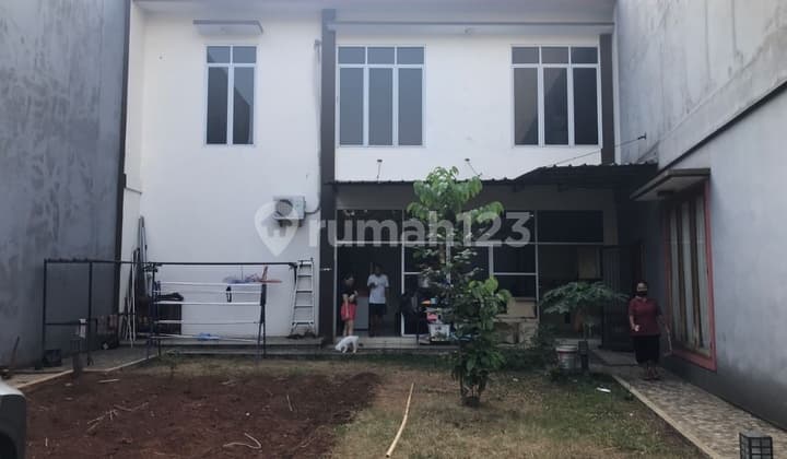 Disewakan Rumah Asri ********