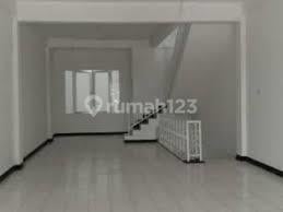 Ruko Jl. A. Yani, Strategis, 3 Lantai, Hgb, Dekat Pusat Bisnis. Ruko Jl. A. Yani, Strategis, 3 Lantai, Hgb, Dekat Pusat Bisnis.