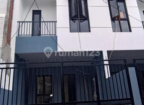 Rumah Brand New Sumur Batu Kemayoran 63m2 4 Lantai Modern 4 Unit