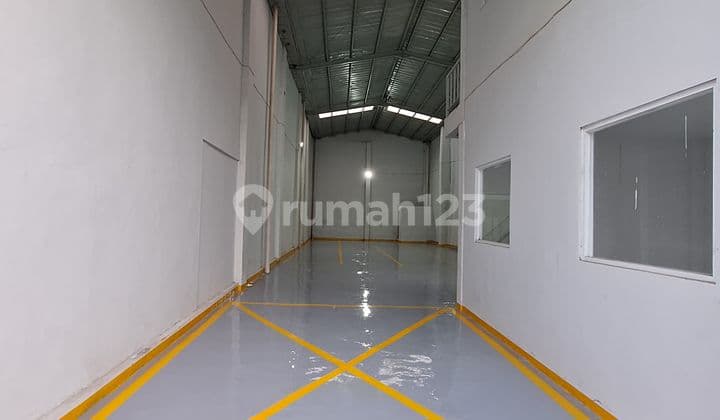 Gudang Jl Satu Maret Kalideres SHM 280m2 Ada Office Full Epoxy