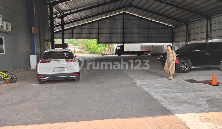Warehouse and Office on Jl Hasyim Ashari, Land Area 2000M2, Strategic Location