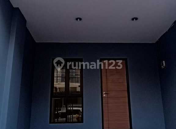 Rumah Brand New Sumur Batu Kemayoran 63,75m2 4 Lantai Best Deal