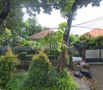 Rumah Tua Menteng Hitung Tanah 639m2 SHM Strategis Unit Langka