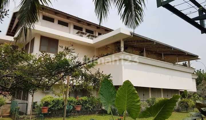 Rumah Ngantong dan Guest House Srengseng 1623m2 3 Lantai Langka