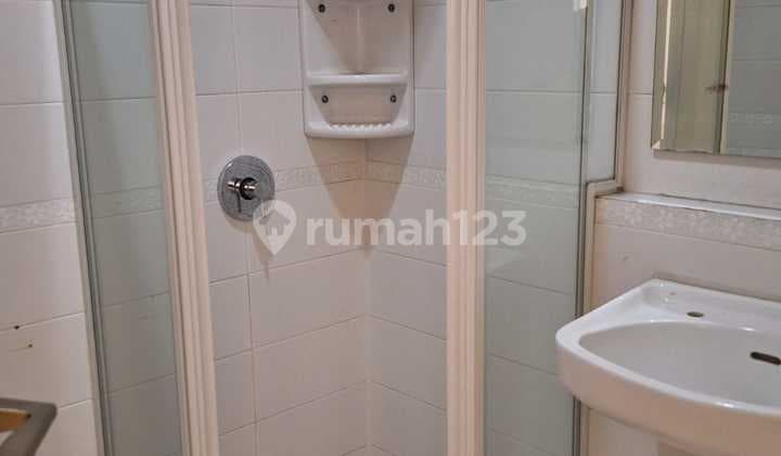 Rumah Golf Lake 8X15m2 2 Lantai Semi Furnished Kitchen By Matrix