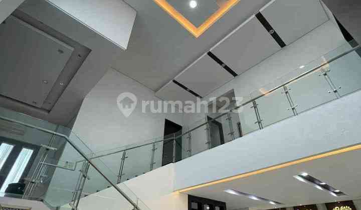 Rumah Modern Virginia Regency Pakuwon City