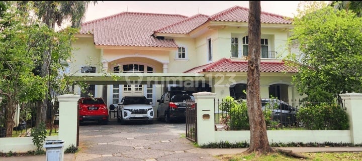 For Sale Luxury House on Boulevard Palm Raya Lippo Karawaci Tangerang