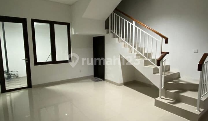 Disewakan Ruko Savoy 2Lt di Jakarta Garden City