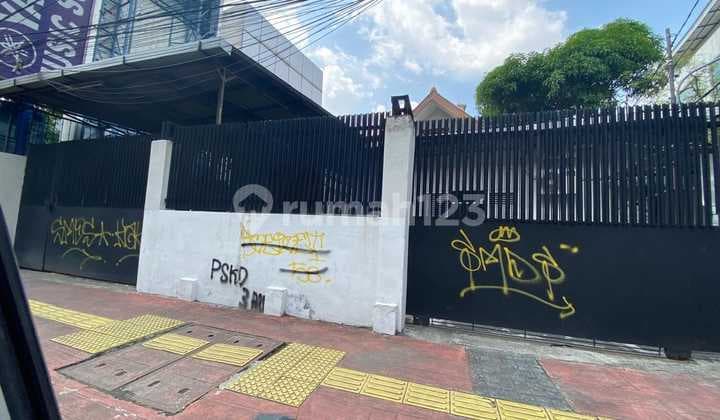 For Rent: Warehouse house on Bungur main road.