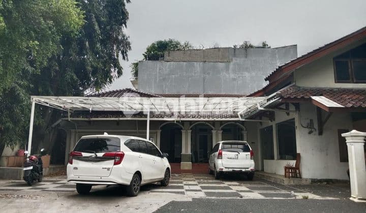 RUMAH DI KEBON KACANG, JAKARTA PUSAT
