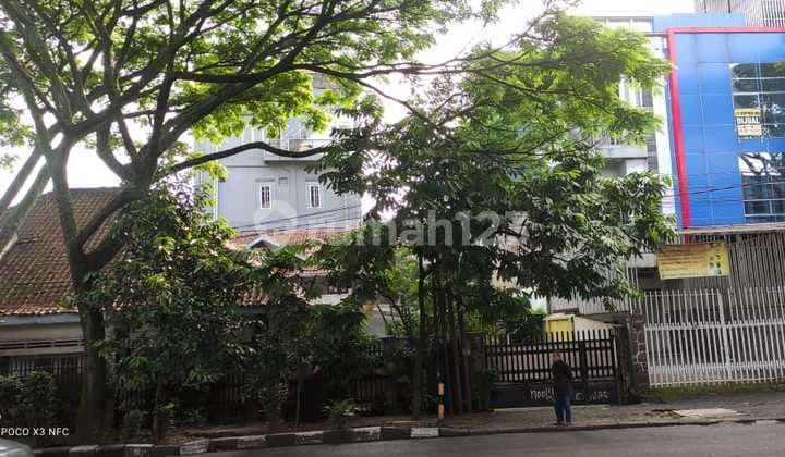 Rumah Luas Dr. Djunjunan Main Road Strategis