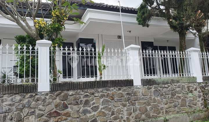 di Gunung Rahayu, Bandung