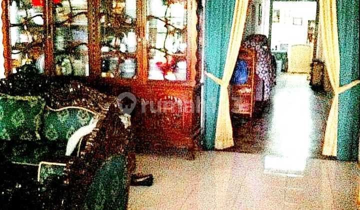 Rumah Vintage Strategis Senen Jakarta Pusat
