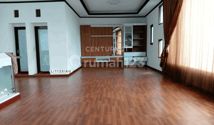 Ready-to-Live Comfortable and Strategic 2-Story House in Cipageran Cimahi