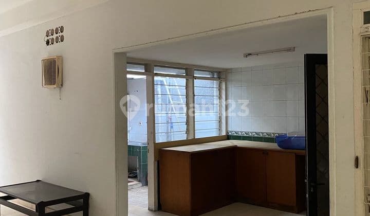 R1702 Rumah Di Tomang, Jakarta Barat