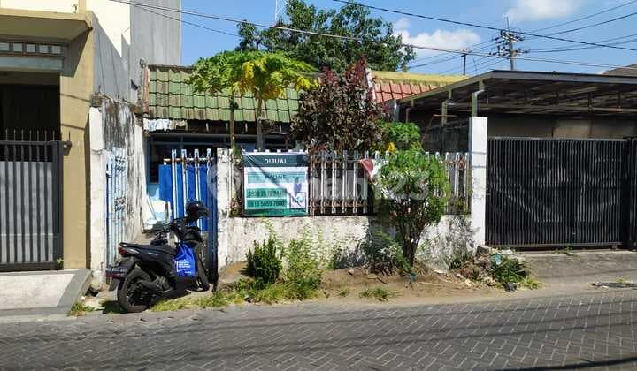 Dijual Rumah Hitung Tanah Simpang Darmo Surabaya