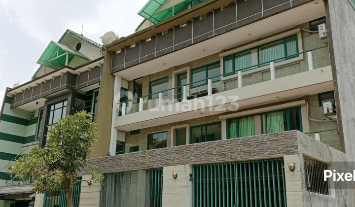 Dijual Rumah Kos Full Furnish Water Front Citraland