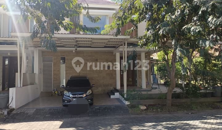 Dijual Via Lelang Rumah Modern Green Lake Surabaya