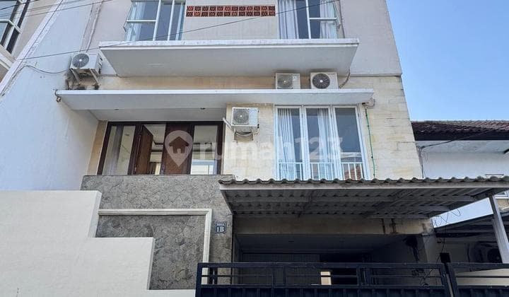 Dijual Villa Mewah Semi Furnished di Nusa Dua Bali