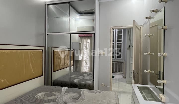 Sell House in Jagakarsa, South Jakarta