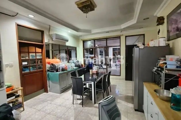 For Quick Sale House in Dipetojo, Central Jakarta