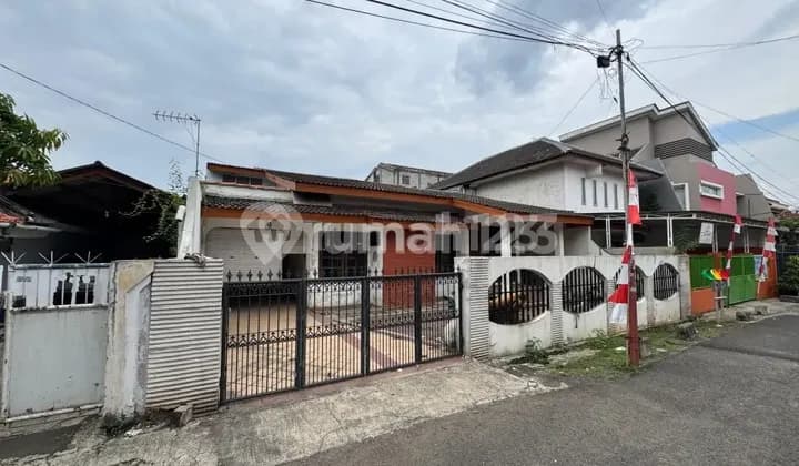 House for Sale in Pos Pengumben, West Jakarta