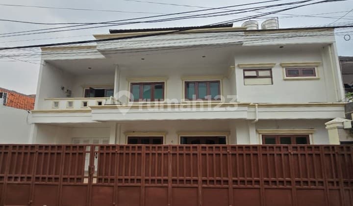 Rumah 2 Lantai 360M2 di Tebet, Siap Huni, SHM