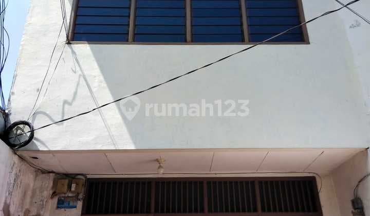Rumah 2 Lantai 52M2 di Tamansari, Maphar, Jakarta Barat, SHM