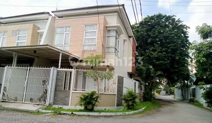 Rumah 2 Lantai 124M2 di Manyar Indah, Surabaya, SHM
