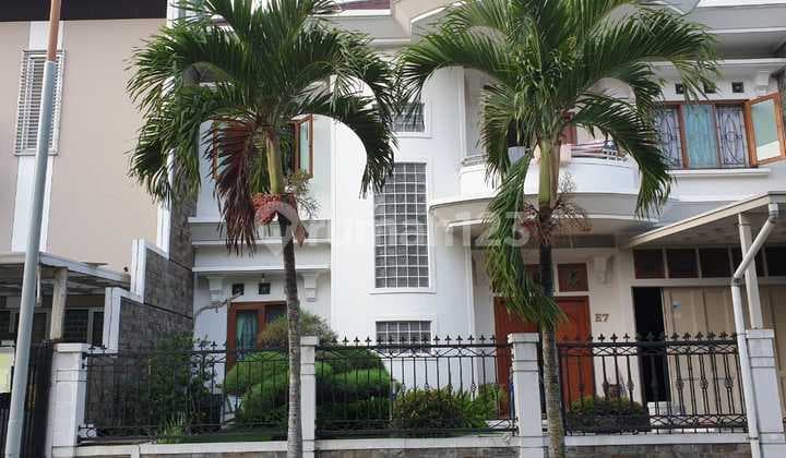 Disewakan Rumah Furnised Istana Regensi 1 Pasteur