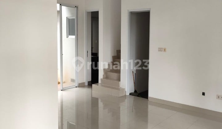 2-Story House in Green Lake Ready for Occupancy