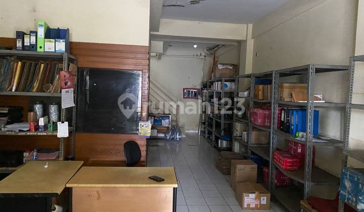 Ruko 3.5 Lantai di Tomang Siap Huni Strategis