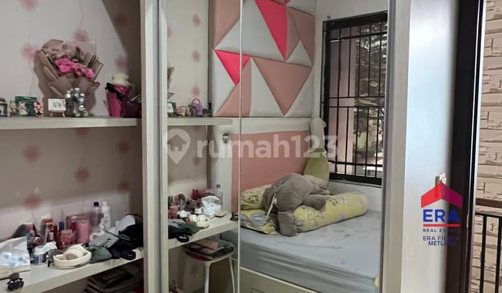 Strategic Unit in Green Lake! Toll Access & Bustling Culinary Scene