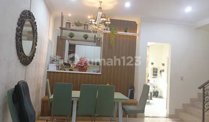 Rumah Bagus Furnished Di Green Lake City