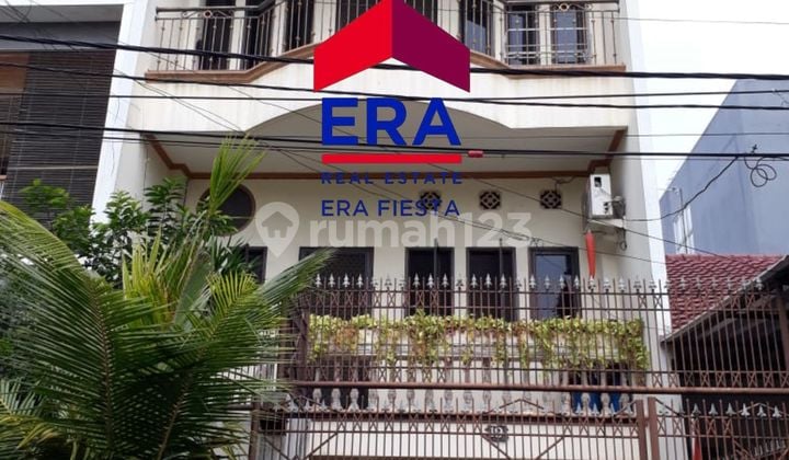 Price Drop! Strategic Home in Taman Semanan Indah Ready to Occupy