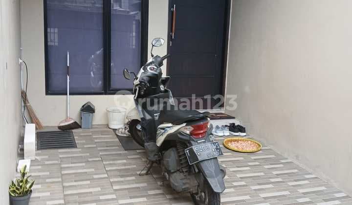 Affordable Minimalist House in Kebon Jeruk with SHM