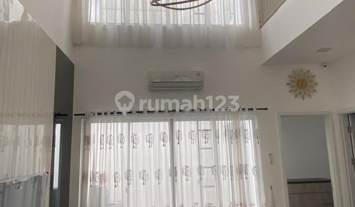 Rumah Cantik Dan Asri Semi Furnished Di The Riviera, Metland Puri